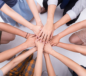 實力定(dìng)制生産 · 高(gāo)新技術設(she)備